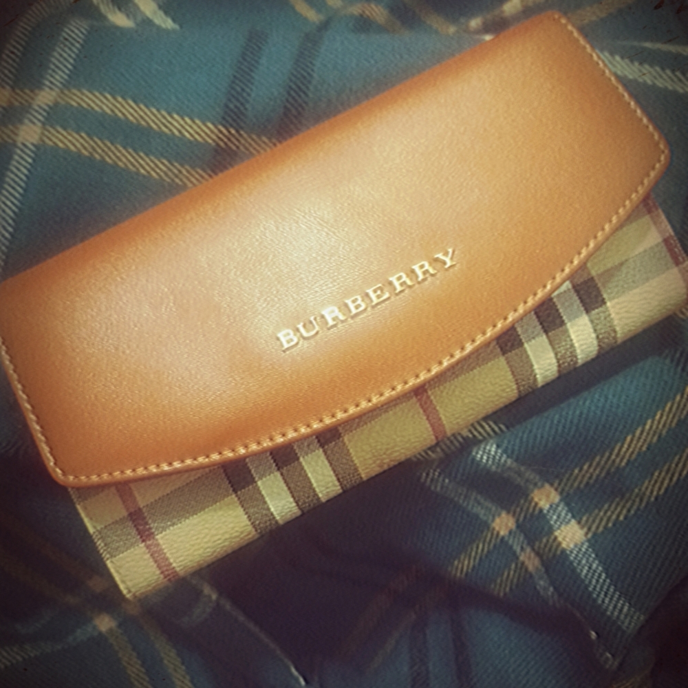 Burberry     Porter Wallet 💈